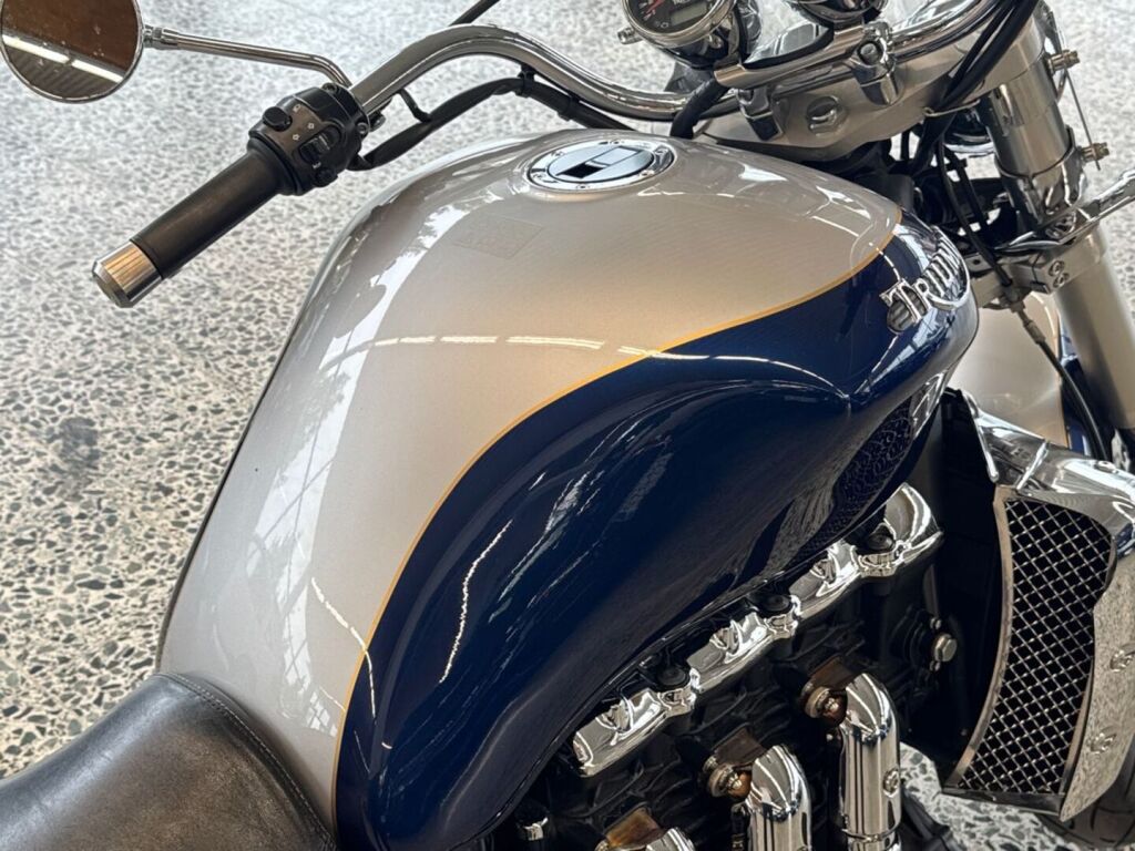 Triumph ROCKET III 2009 moniväri