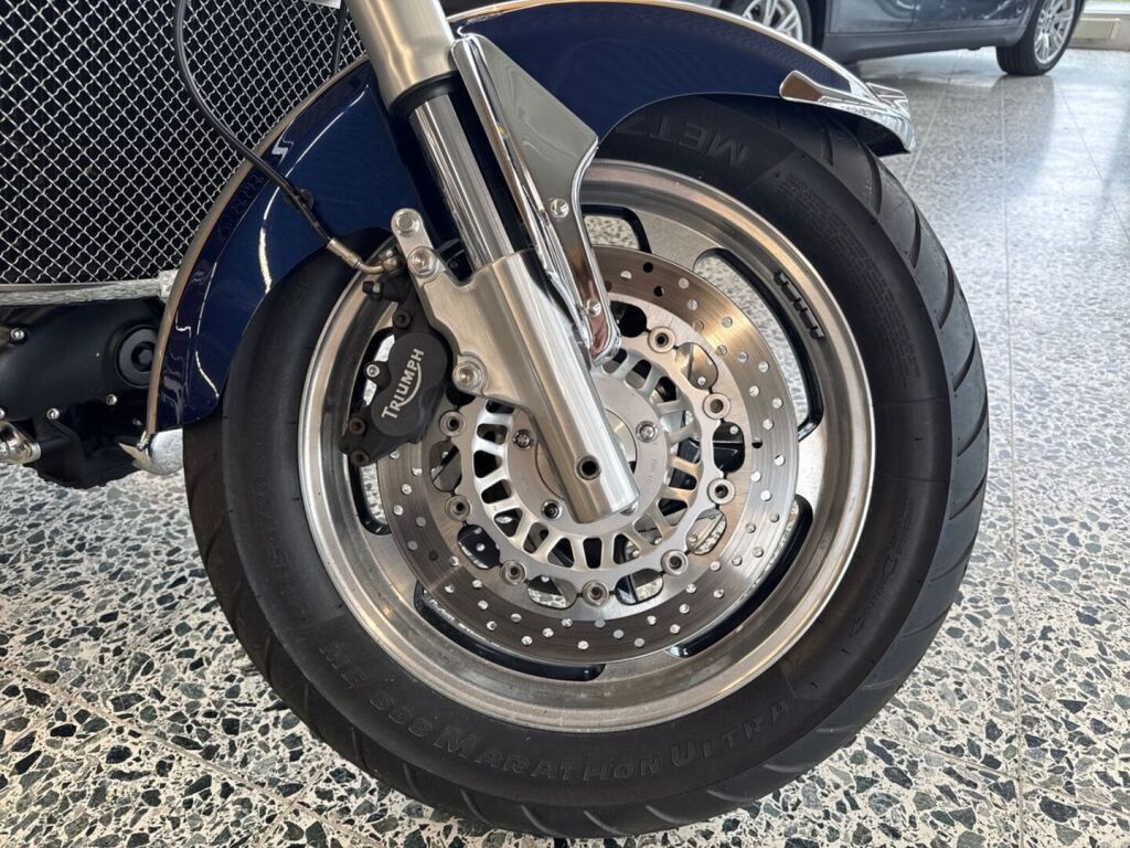 Triumph ROCKET III 2009 moniväri