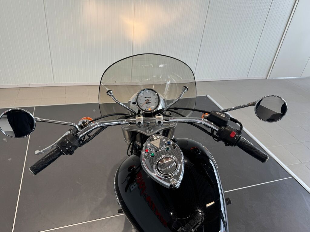 Triumph AMERICA 2009 Musta