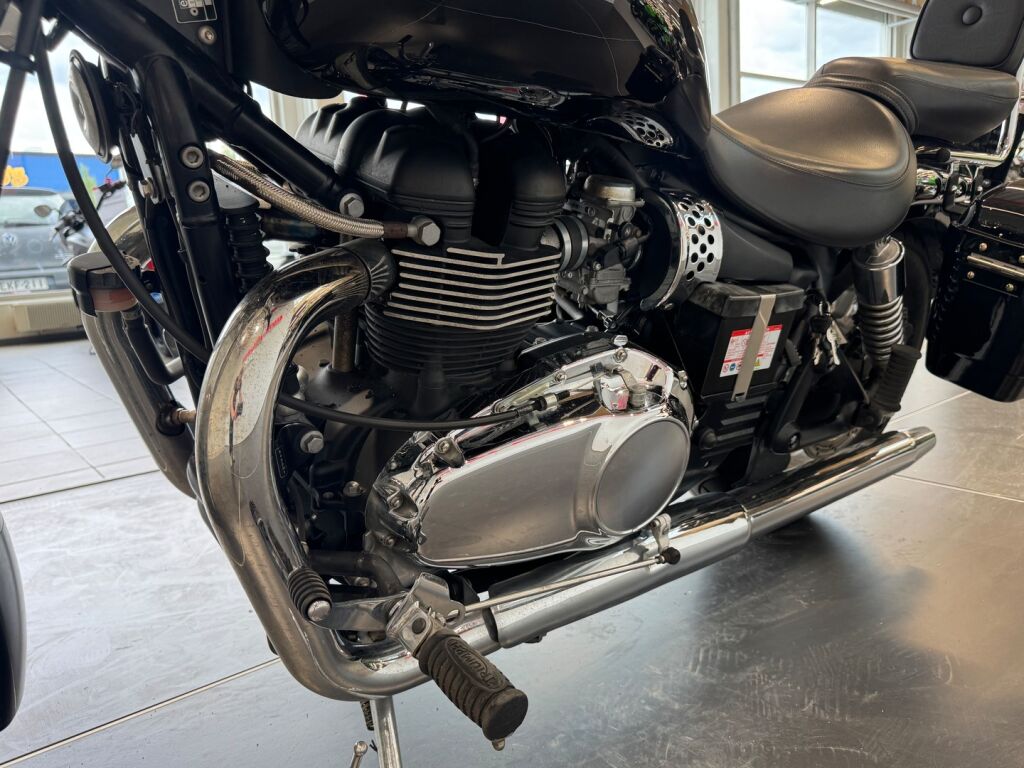 Triumph AMERICA 2009 Musta