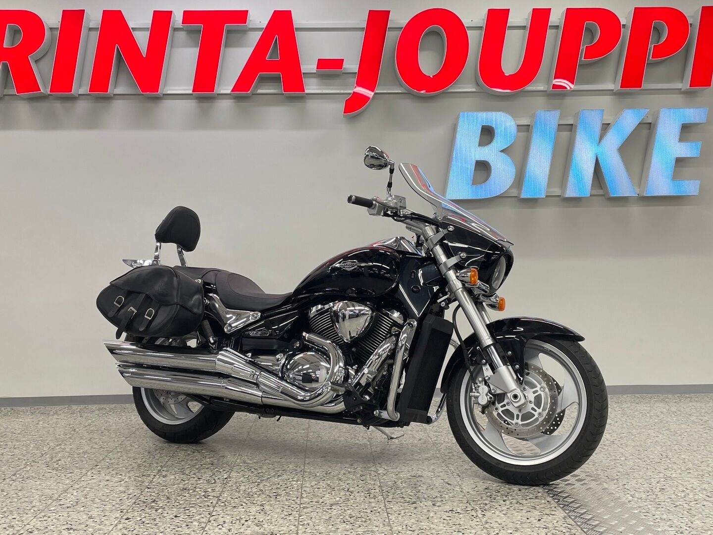 Suzuki INTRUDER