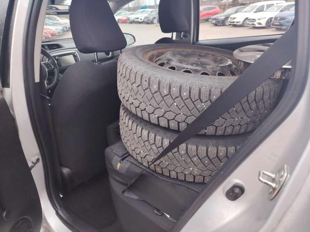 Toyota Yaris 2013 Hopea