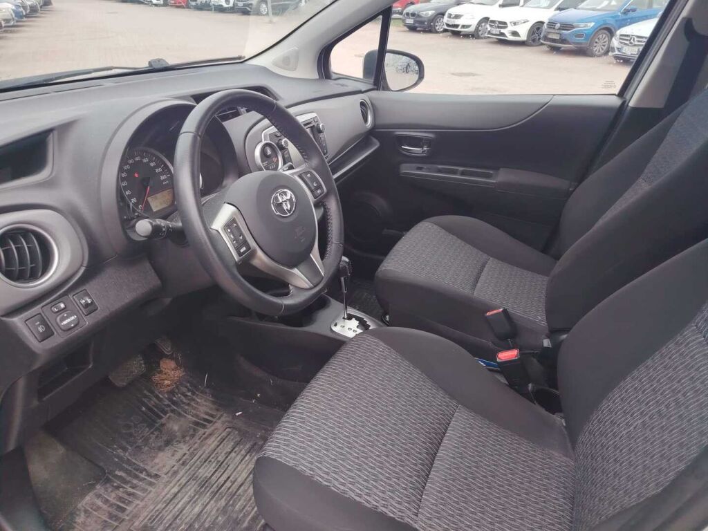 Toyota Yaris 2013 Hopea