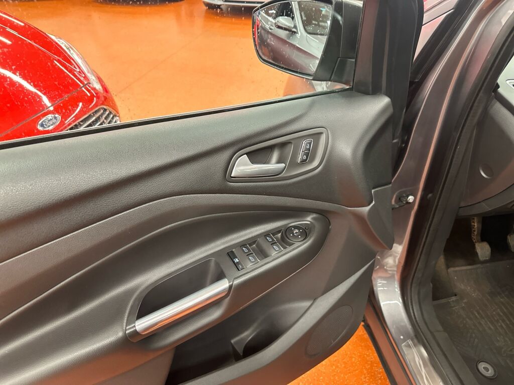 Ford Kuga 2013 Harmaa