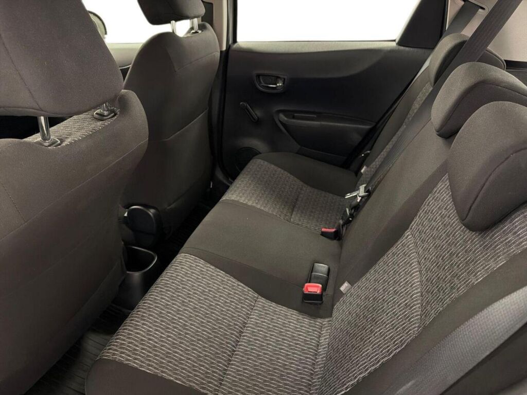 Toyota Yaris 2013 Hopea