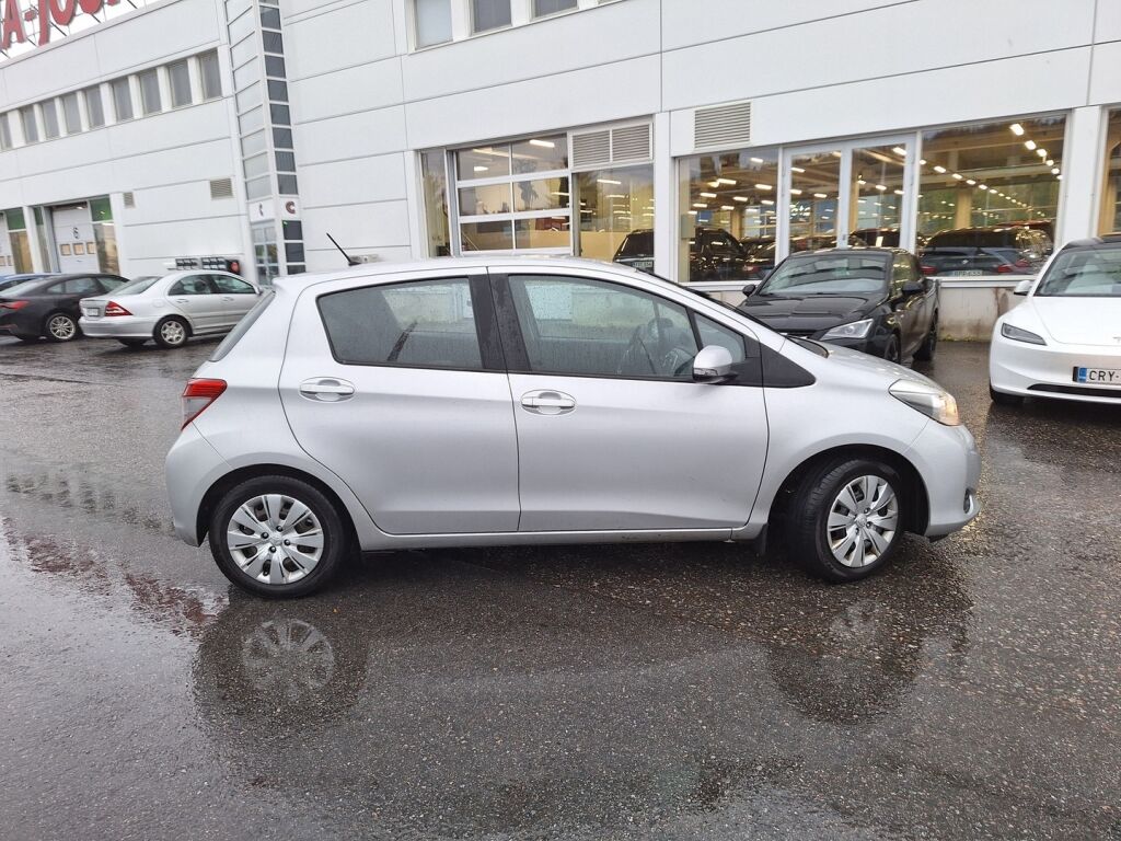 Toyota Yaris 2013 Hopea