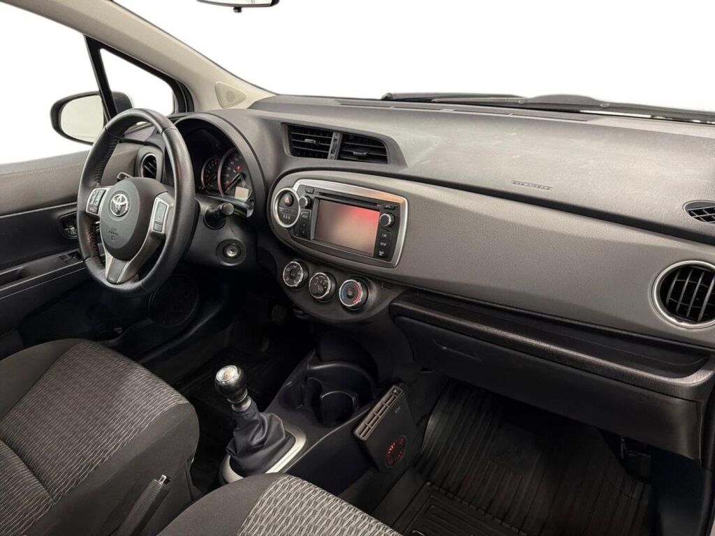 Toyota Yaris 2013 Hopea