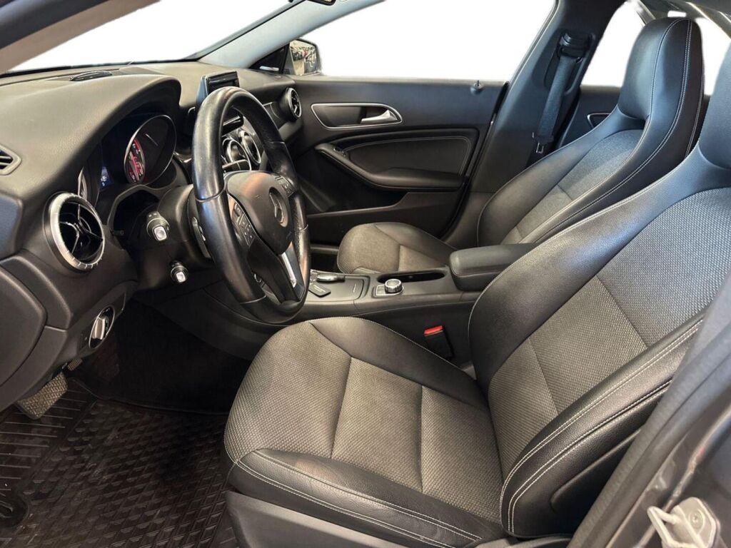 Mercedes-Benz CLA 2013 Harmaa