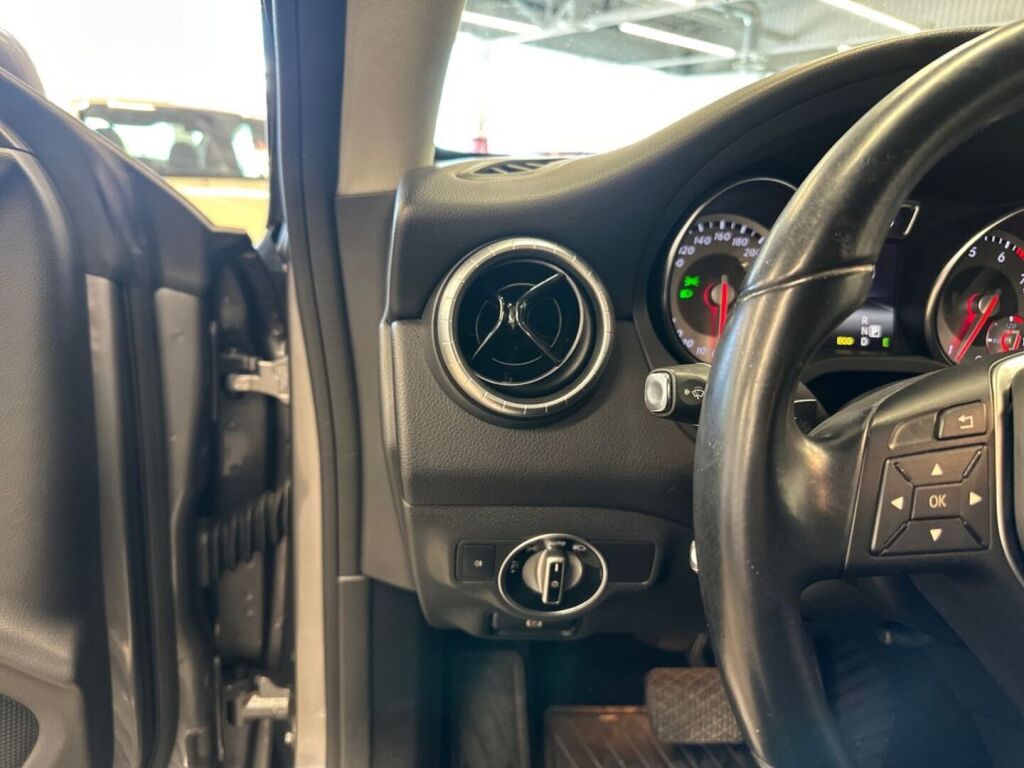 Mercedes-Benz CLA 2013 Harmaa