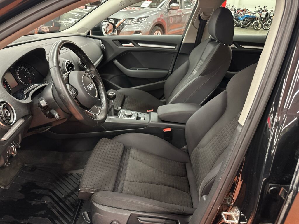 Audi A3 2013 Musta
