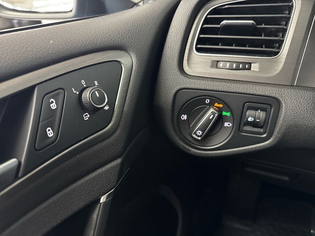 Volkswagen Golf 2013 Sininen