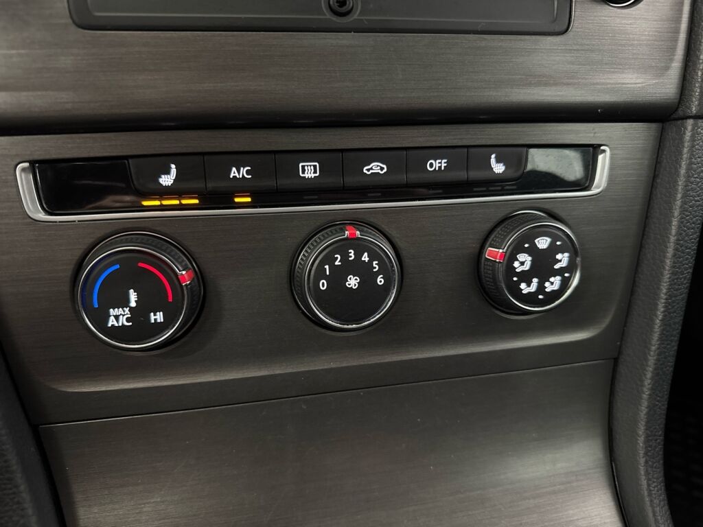 Volkswagen Golf 2013 Sininen