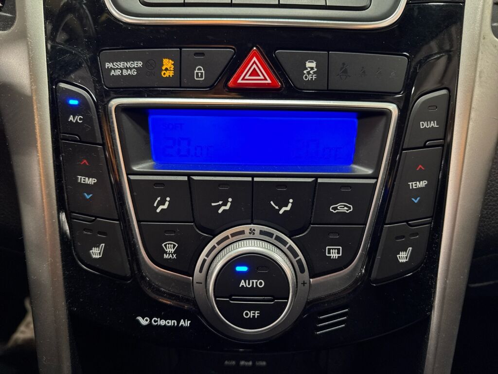 Hyundai i30 3d 2013 Ruskea (beige)