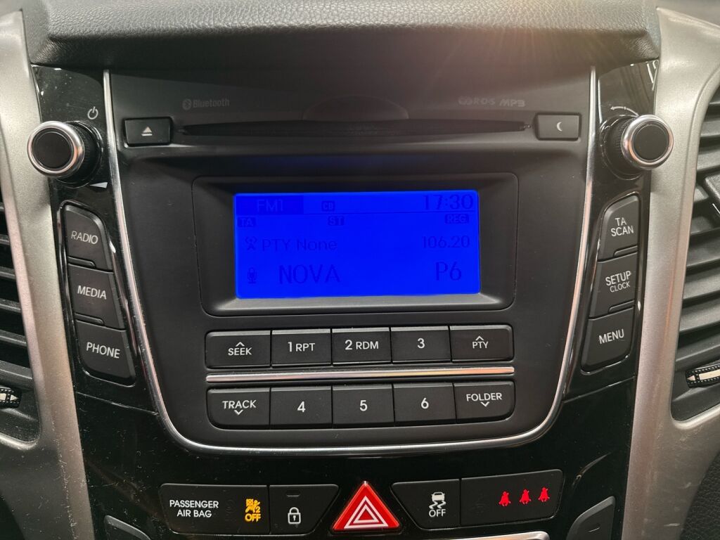 Hyundai i30 3d 2013 Ruskea (beige)