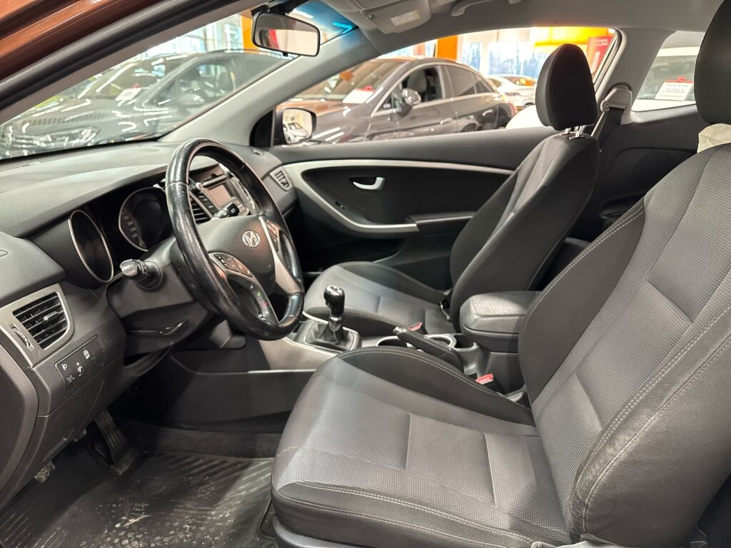 Hyundai i30 3d 2013 Ruskea (beige)