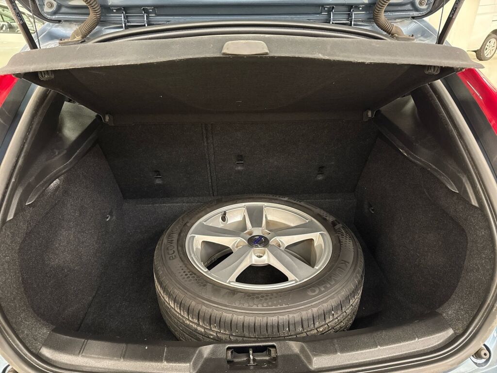 Volvo V40 2013 Sininen