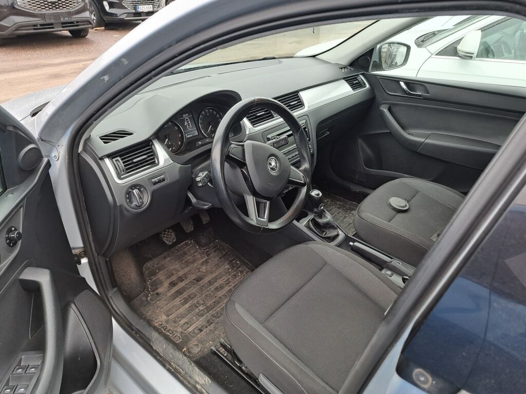 Skoda Rapid 2014 Hopea