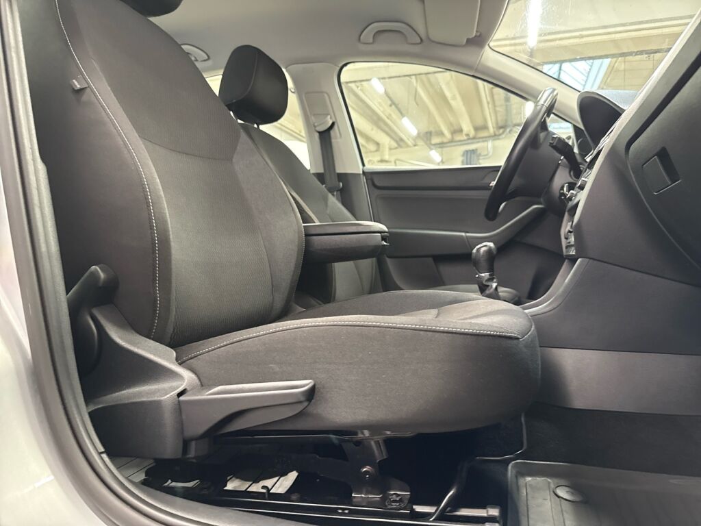 Skoda Rapid 2014 Hopea