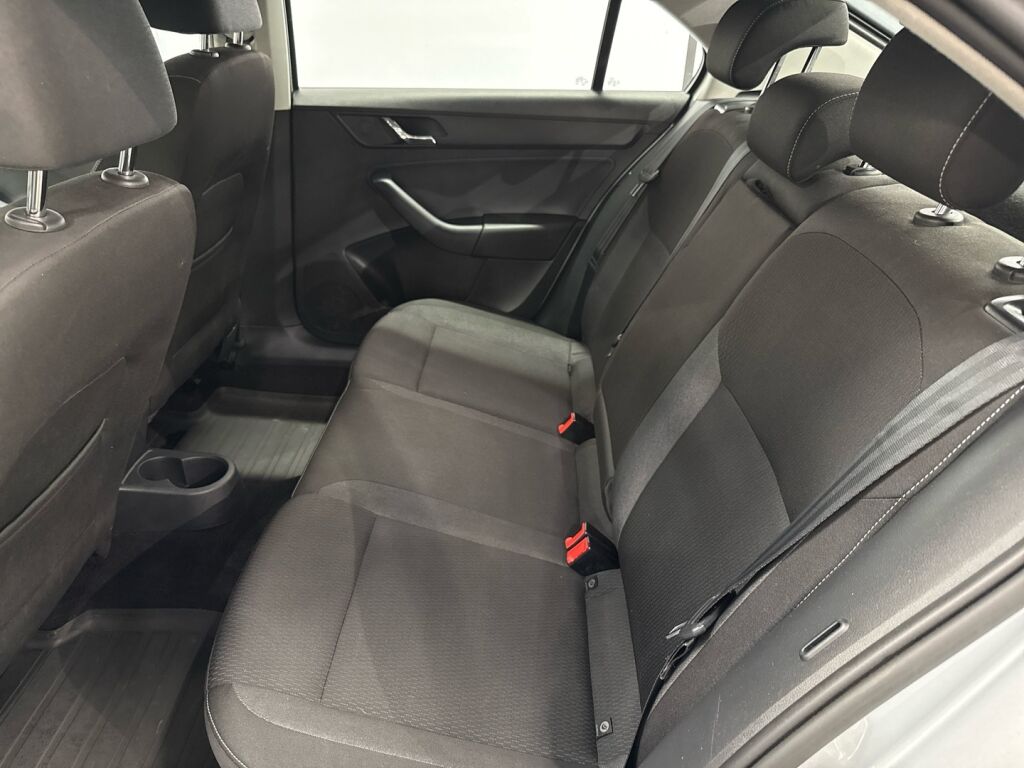 Skoda Rapid 2014 Hopea