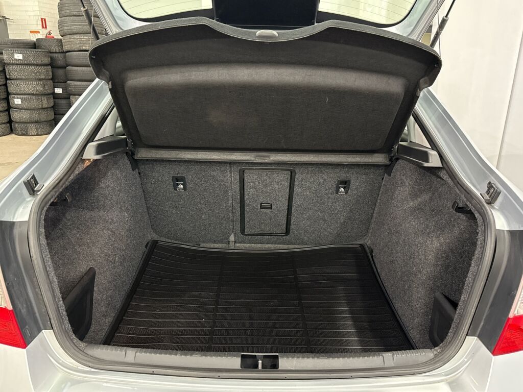 Skoda Rapid 2014 Hopea