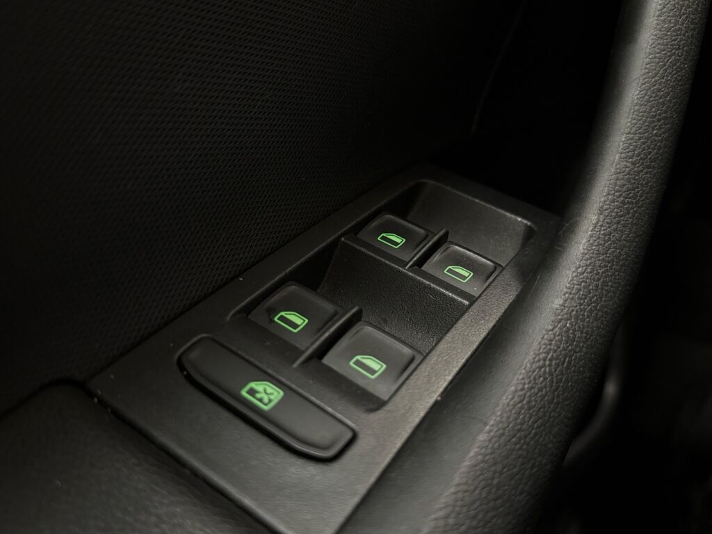 Skoda Rapid 2014 Hopea