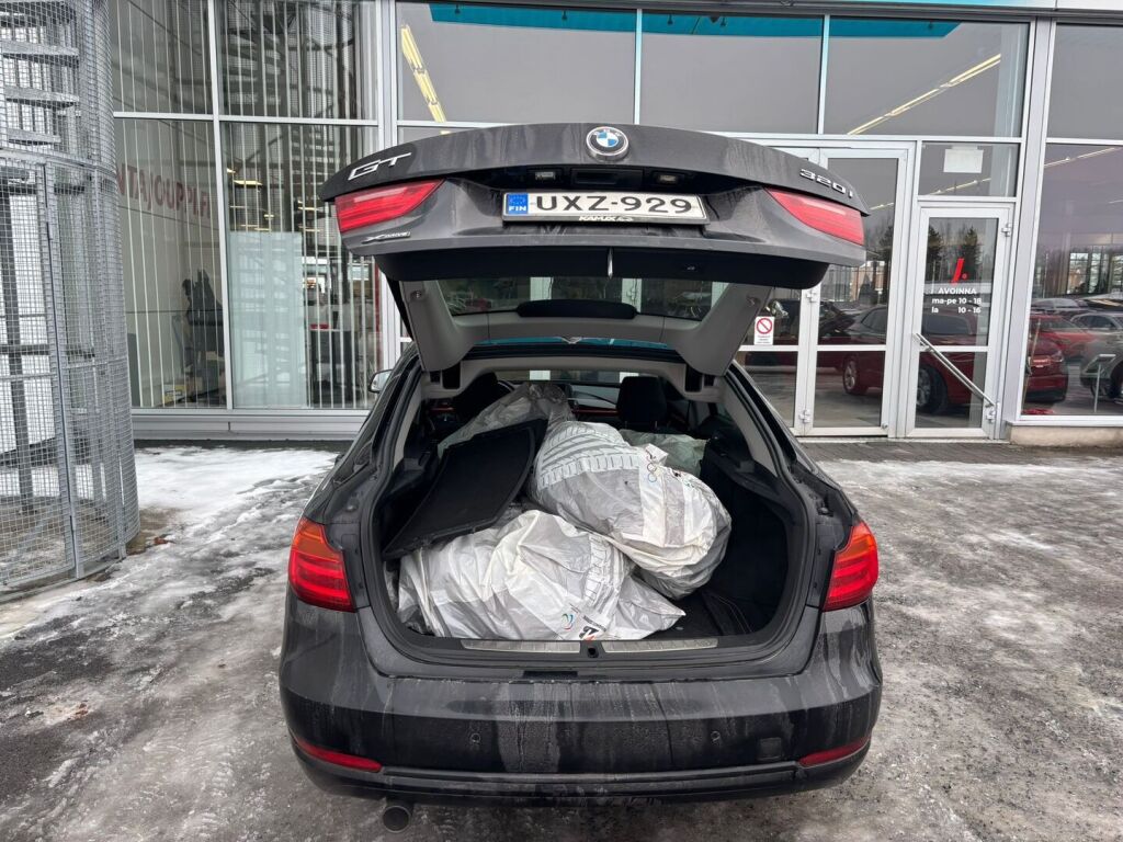 BMW 320 Gran Turismo 2014 Musta