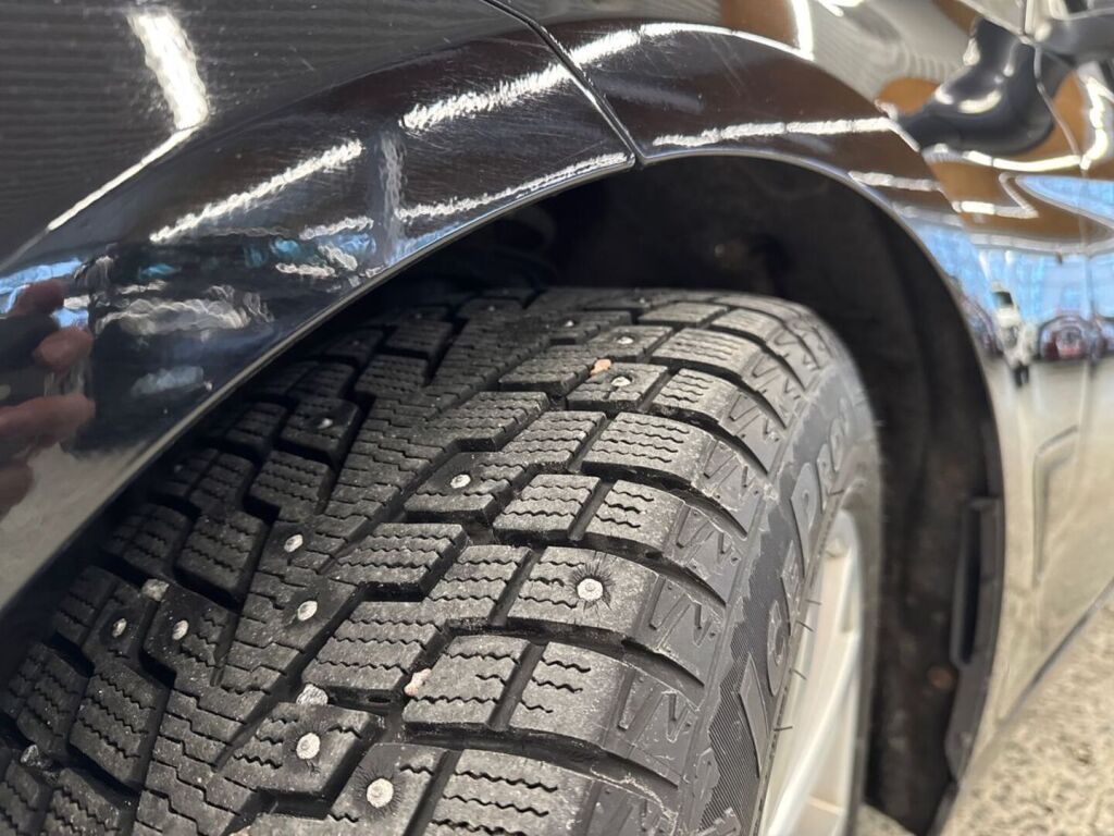 BMW 320 Gran Turismo 2014 Musta