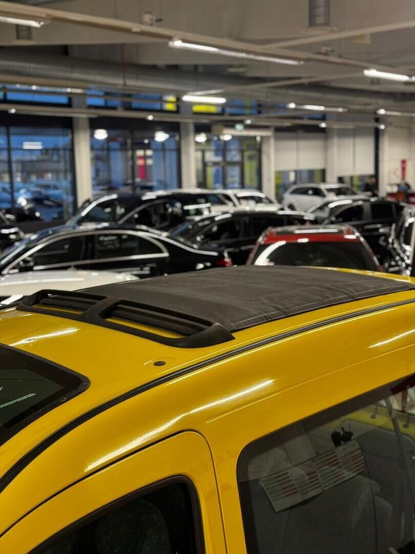 Renault Kangoo 2001 Keltainen