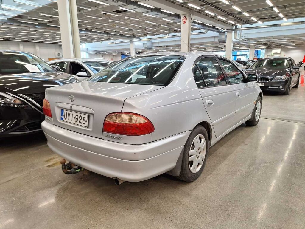Toyota Avensis 2002 Hopea