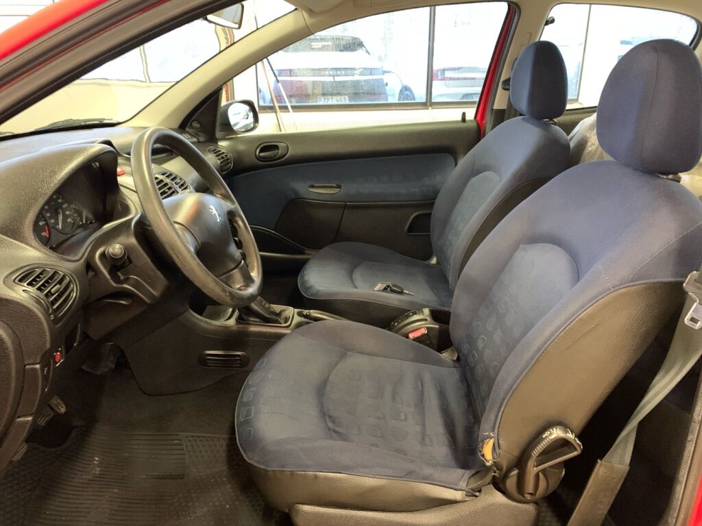 Peugeot 206 2002 Punainen