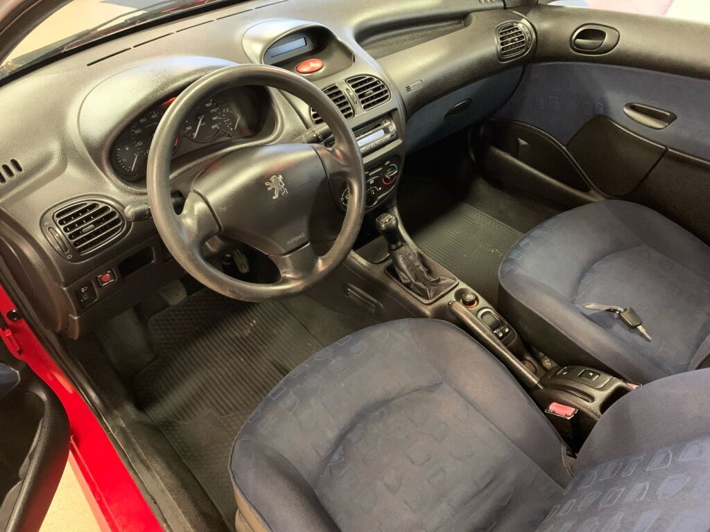 Peugeot 206 2002 Punainen