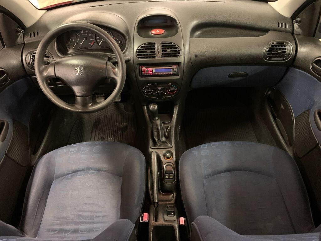 Peugeot 206 2002 Punainen