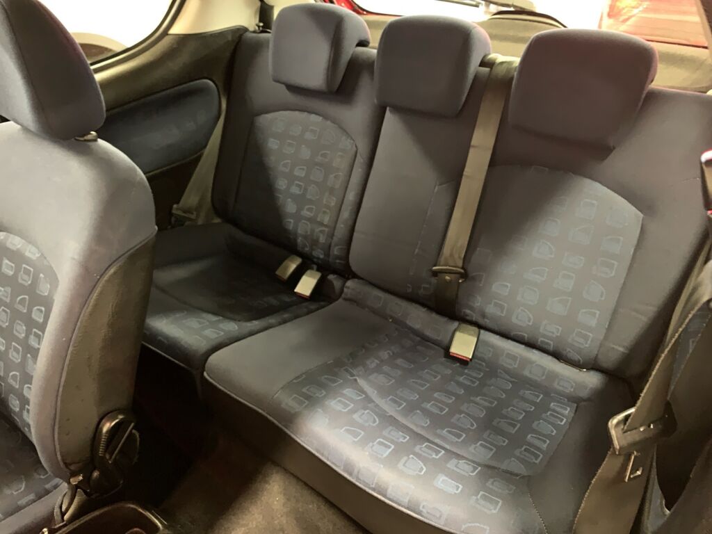 Peugeot 206 2002 Punainen