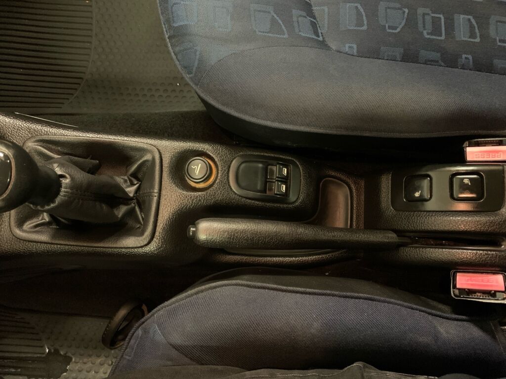 Peugeot 206 2002 Punainen