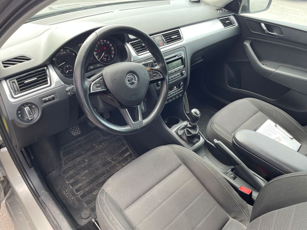 Skoda Rapid 2014 Ruskea (beige)