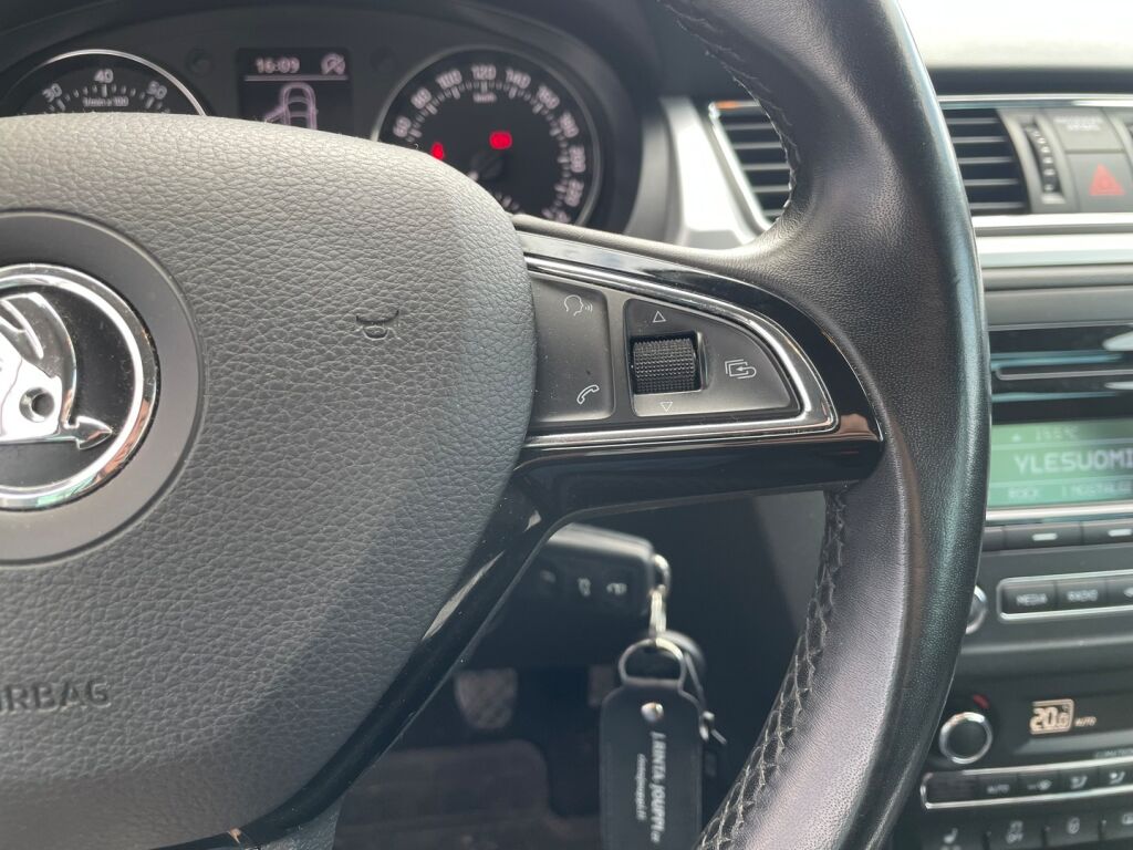 Skoda Rapid 2014 Ruskea (beige)