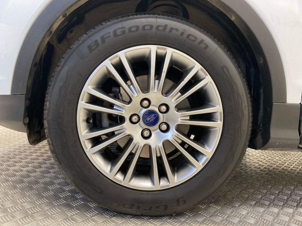 Ford Kuga 2014 Valkoinen