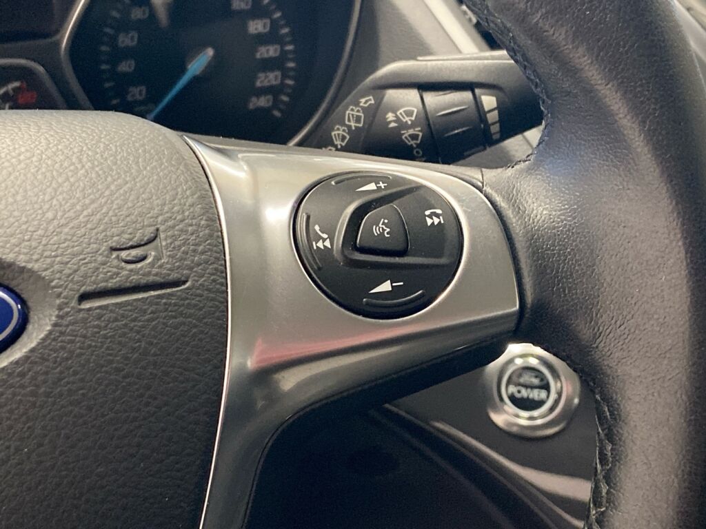 Ford Kuga 2014 Valkoinen