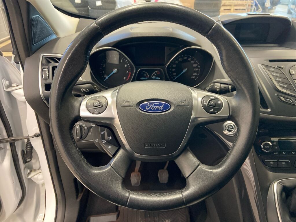 Ford Kuga 2014 Valkoinen