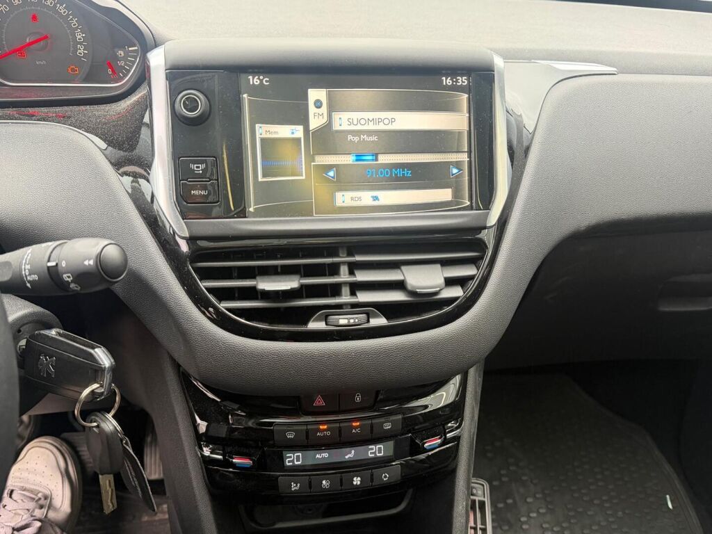 Peugeot 208 Active+ VTi 82 5-ov 2014, photo 7/10