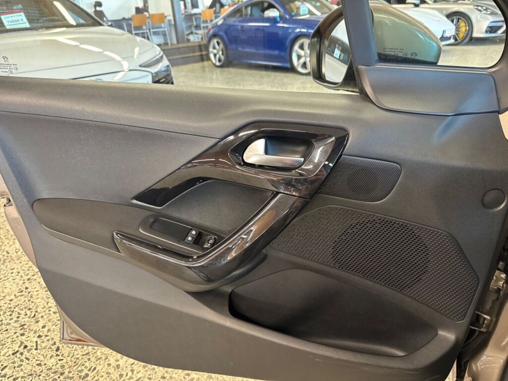 Peugeot 208 2014 Harmaa