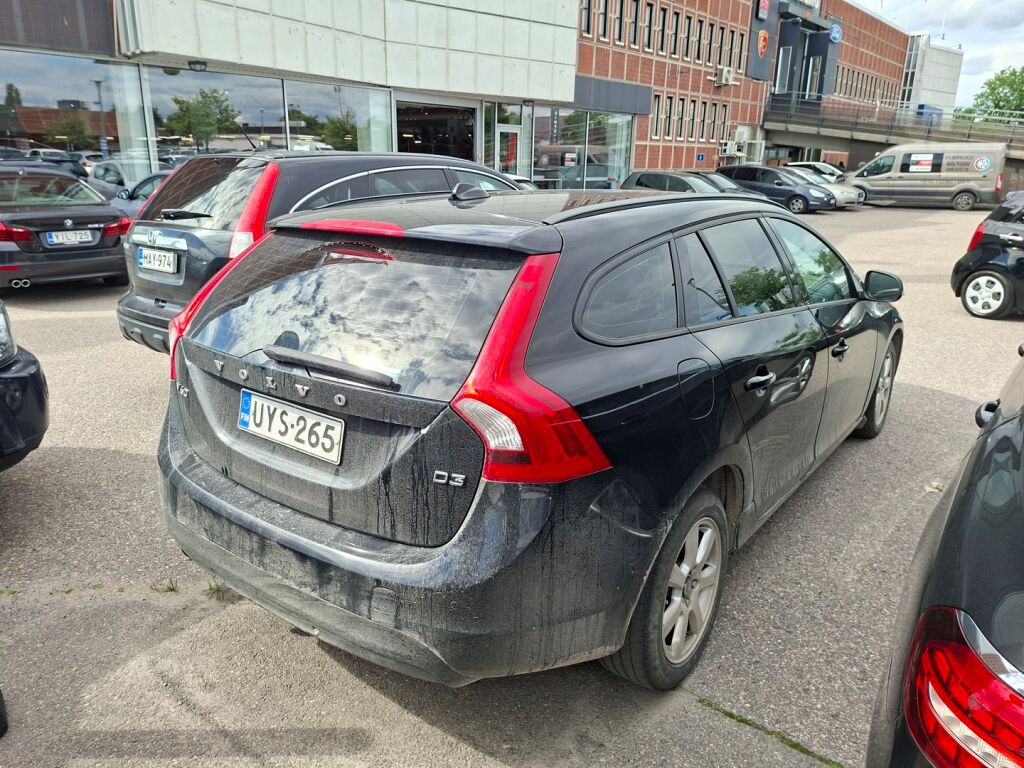 Volvo V60 2014 Musta