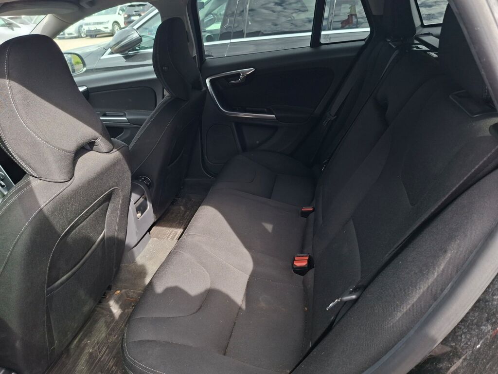 Volvo V60 2014 Musta