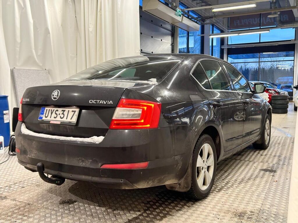 Skoda Octavia 2014 Musta