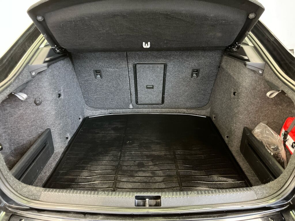 Skoda Octavia 2014 Musta