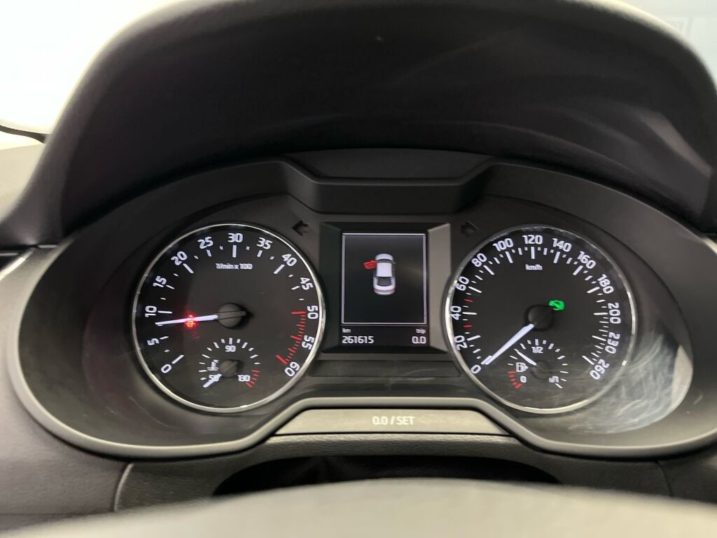 Skoda Octavia 2014 Musta