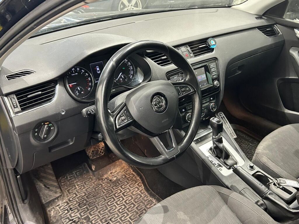 Skoda Octavia 2014 Musta