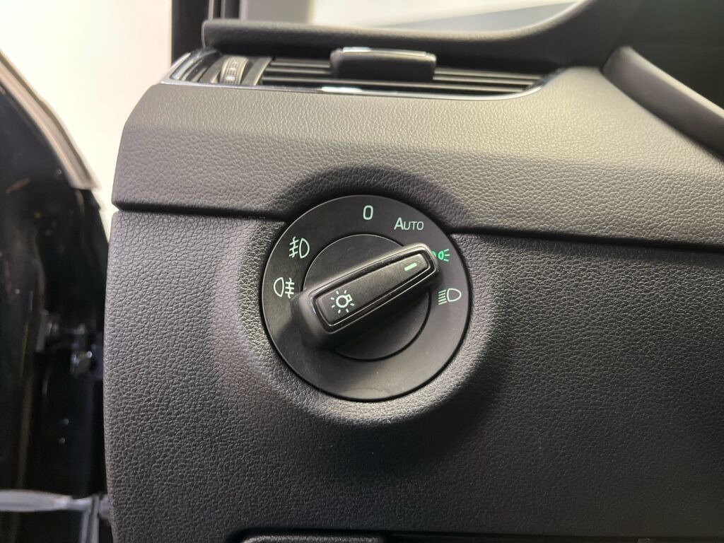 Skoda Octavia 2014 Musta