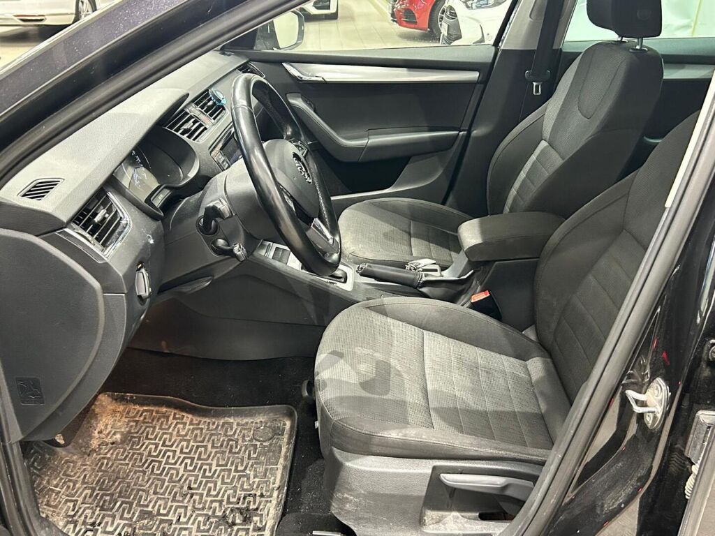 Skoda Octavia 2014 Musta