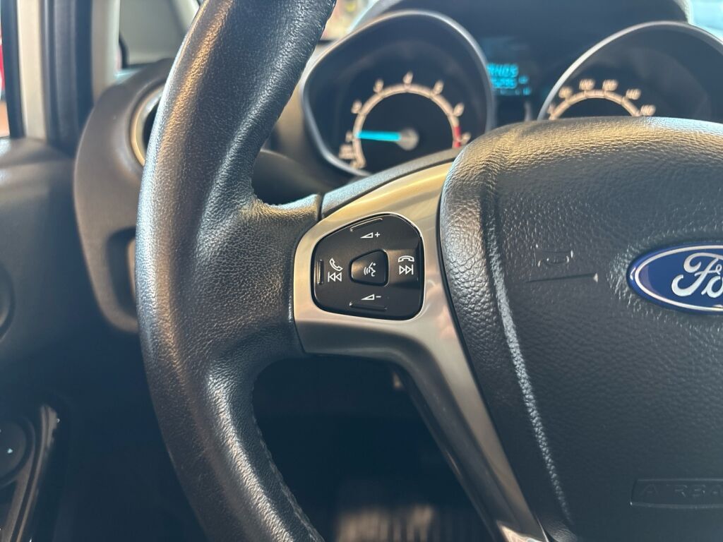 Ford Fiesta 2013 Harmaa